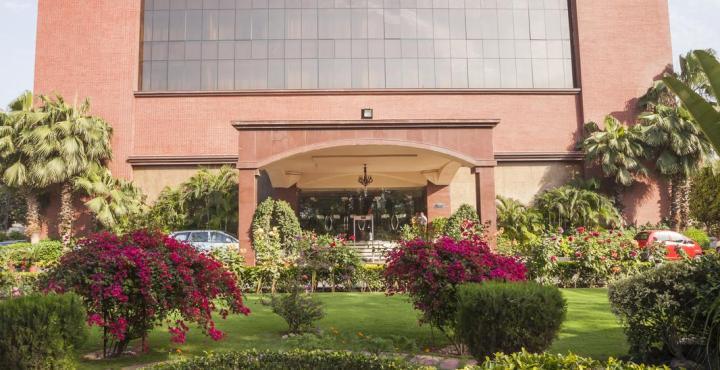The Piccadily Hotel Lucknow Exterior photo
